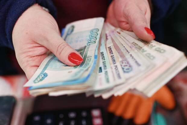 Женщины зарабатывают на 25–30% меньше мужчин