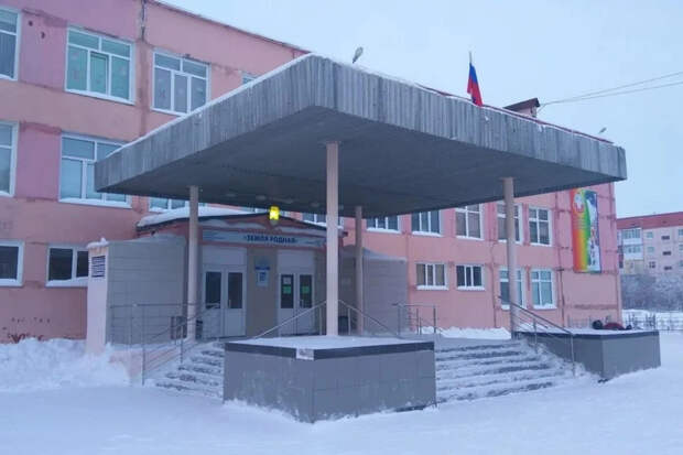 Вооружённый ножом ученик задержан в одной из школ в Новом Уренгое