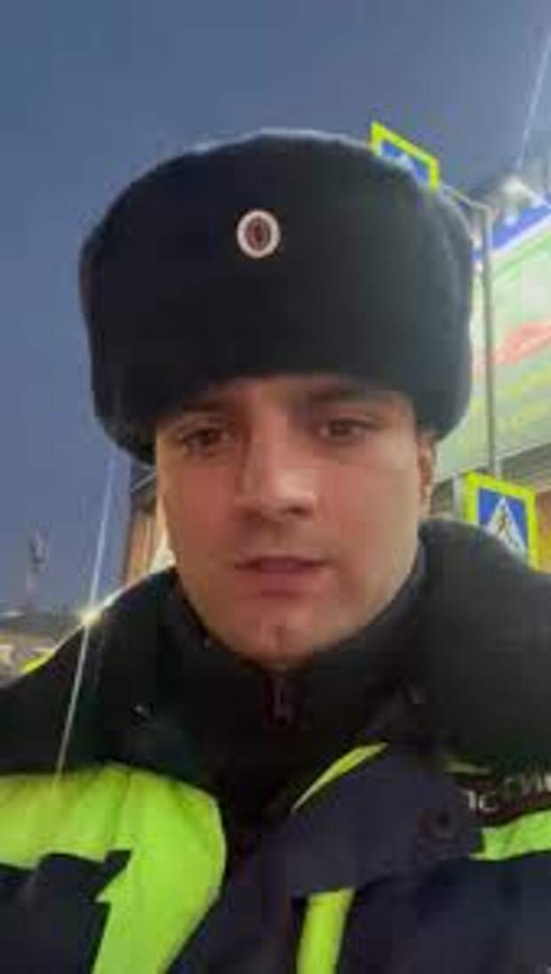 В Омске задержали полицейского, который вел популярный в TikTok блог
