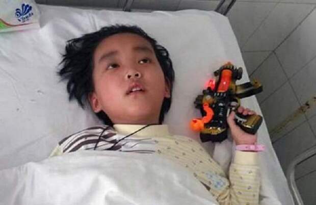 Этот 7-летний мальчик умолял свою мать дать ему умереть. Очень трагическая и удивительная история