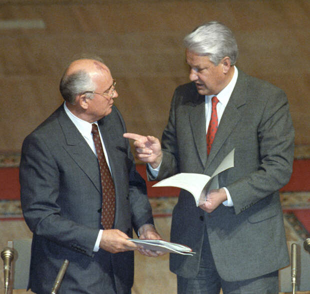 Горбачев сделал для ЦРУ больше, чем шпионы... Правда от историка разведки...