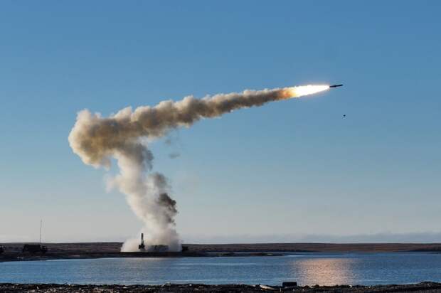 Российские ракетные береговые системы "Бастион" в Крыму. Источник изображения: 