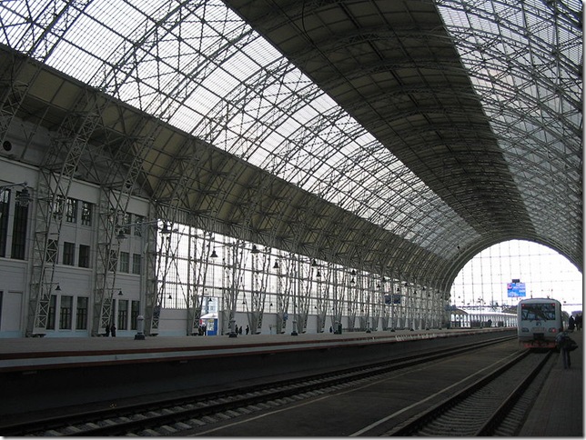 800px-Moscow_Kievsy_Rail_Station_glass_and_steel_roof