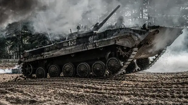 ЛНР заявила о бронетехнике украинских силовиков в городе Счастье в Донбассе