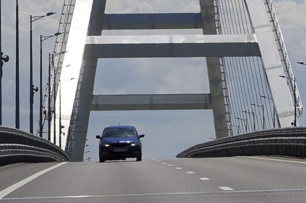 На Крымском мосту перекрывали движение автотранспорта на 10 минут