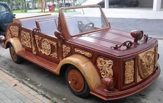 Деревянное авто *Ахиллес* от вьетнамского конструктора