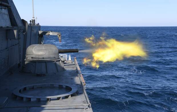 «Сообразительный» отстрелялся из шестиствольной АК-630