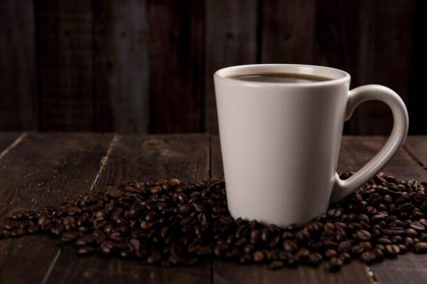 Что будет с организмом, если пить кофе сразу после пробуждения? Выясняем, вредно ли это