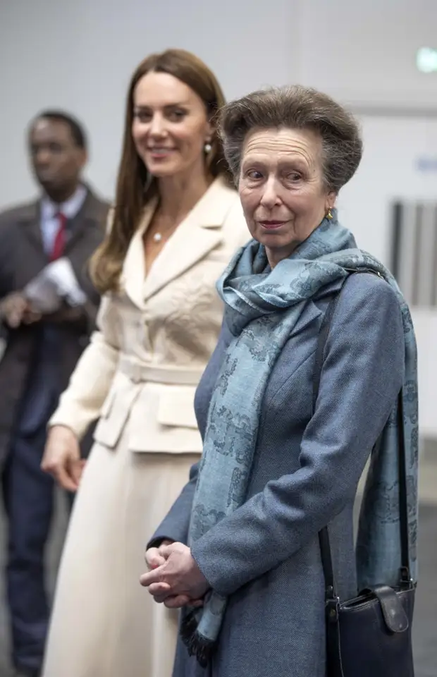 Кейт Миддлтон и принцесса Анна впервые вместе вышли в свет