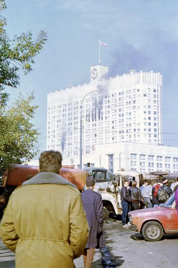 Фотография: Расстрел Дома Советов 4 октября 1993 года №9 - BigPicture.ru