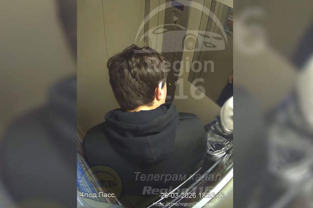 Мужчина приставал к ребенку в лифте казанской многоэтажки и попал на видео