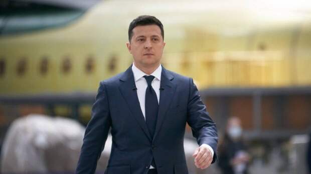 Зеленский выступил с обращением к украинцам на русском языке