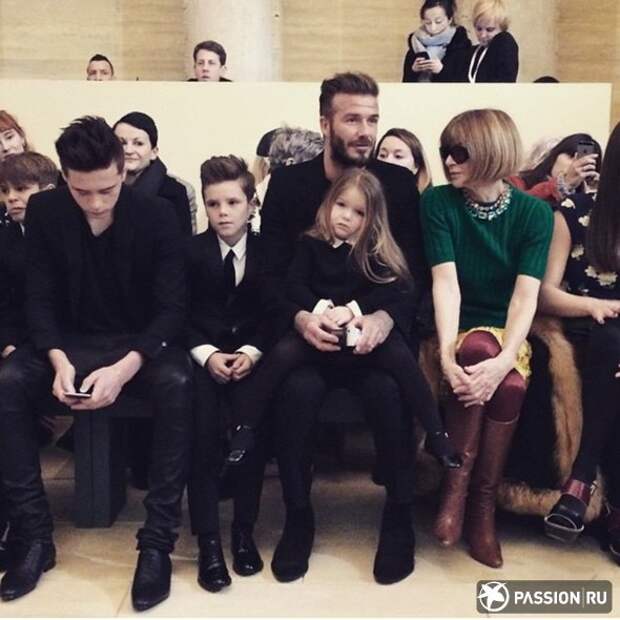 Харпер Бэкхем на руках у папы 