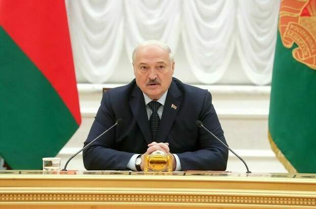 Лукашенко уволил начальника Генштаба Белоруссии