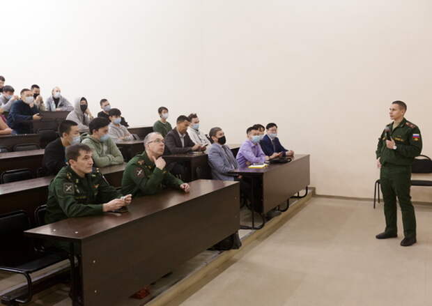 В Якутии рабочая группа Минобороны РФ встретилась с руководством Северо-Восточного федерального университета