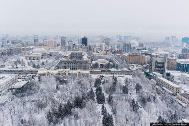 Зимний Новосибирск, первомайский сквер, белый
