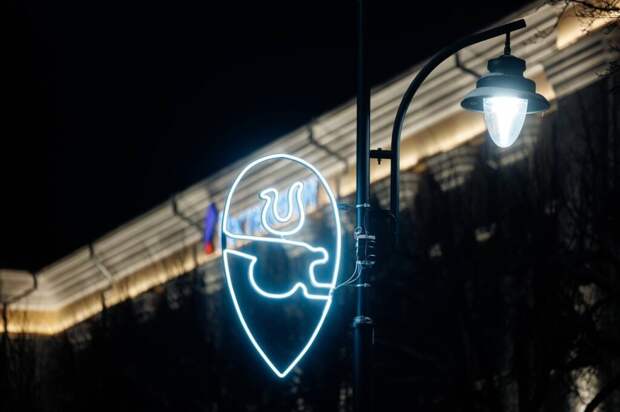 Смоленские улицы украсят светящиеся панно с логотипом города