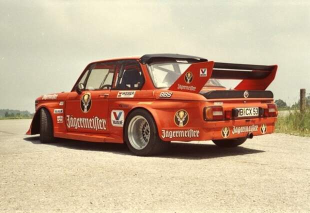 Оригинальный BMW 2002 Jaegermeister 1970-х годов.