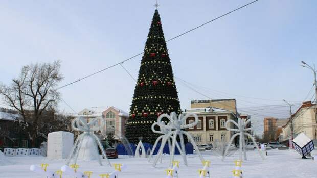 Почти готов. Как выглядит новогодний городок на площади Свободы