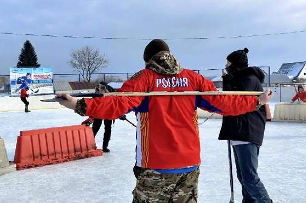 В Тамбовском округе провели фестиваль по хоккею с мячом в валенках