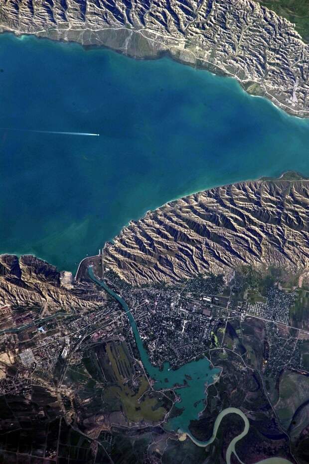 Мингечевирское водохранилище, снимок из космоса