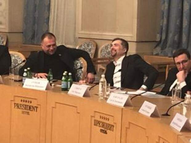 Сурков и Бородай готовятся войти в