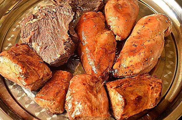Солянка мясная на сковороде Солянка мясная на сковороде