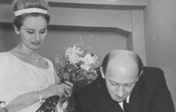 Евгений Евстигнеев и его 23-летняя жена, на которой он женился в 60 лет