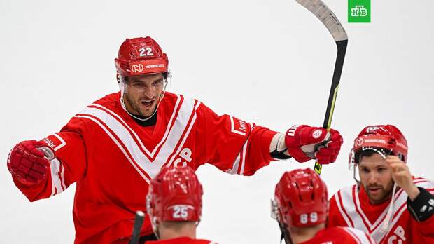 Российские хоккеисты одолели канадцев в Москве