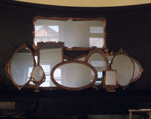 Жительница Кузбасса при помощи осколка зеркала избавилась от бывшего возлюбленного