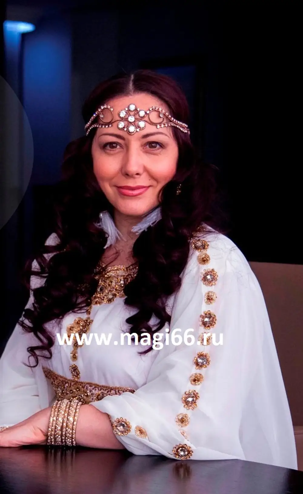 гадалка татарка. цыгане гадают. ясновидящие татарские. румынская гадалка. гадалка в москве татарка.