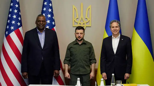 Министр обороны США Ллойд Остин поприветствовал Зеленского лозунгом украинских националистов