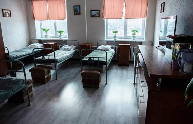 Комната в колонии. Комната в колонии.