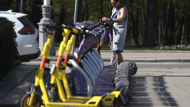 В Госдуме предложили ограничить скорость электросамокатов на тротуарах