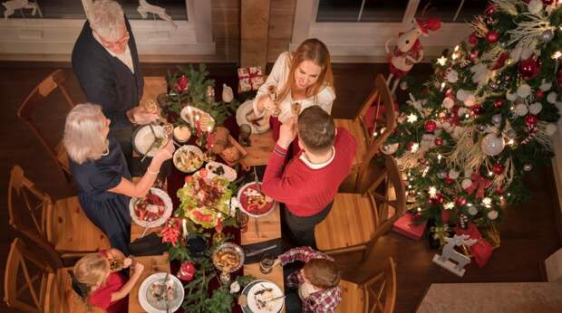 Встречаем Новый год: сначала дома, потом – в гости