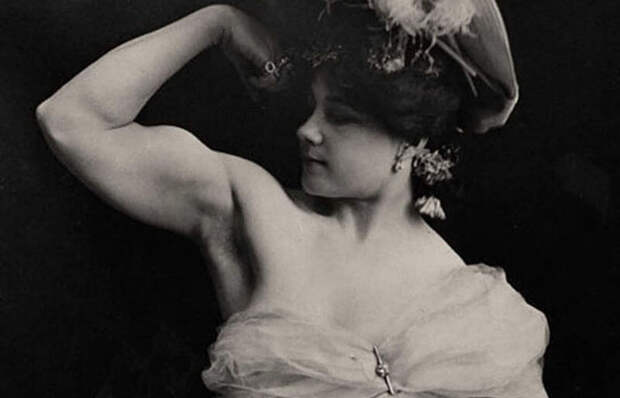 Как выглядели первые дамы-бодибилдеры: Фотографии чудо-женщин прошлого века