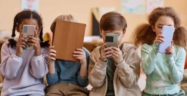 Парламент Португалии одобрил ограничение доступа к соцсетям для детей до 16 лет