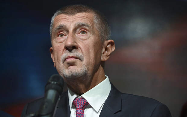 Премьер Чехии Бабиш опроверг сообщения о развороте самолета из-за теракта