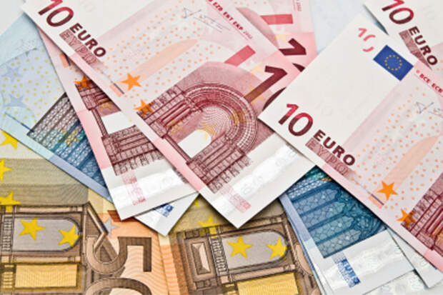 Средний курс евро со сроком расчетов "завтра" по итогам торгов составил 84,8023 руб.