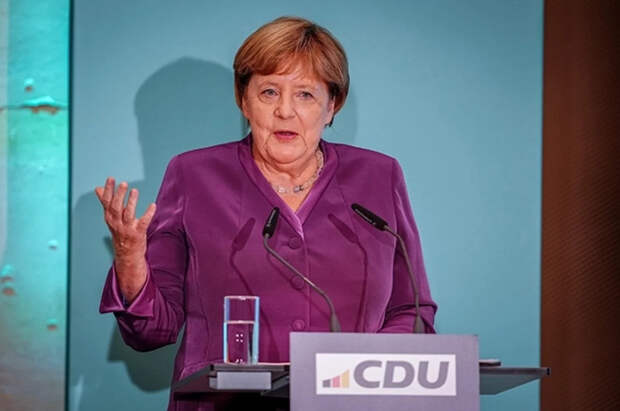 Рар не исключил борьбы Меркель и фон дер Ляйен за пост президента Германии