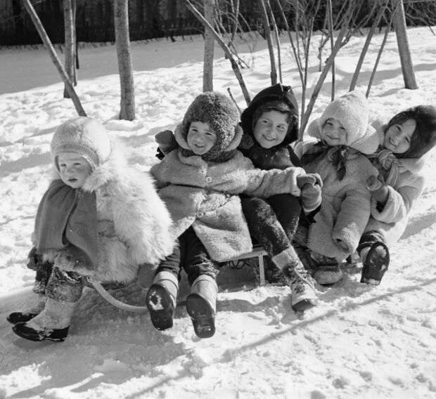 Зимние детские развлечения СССР, факты, юмор
