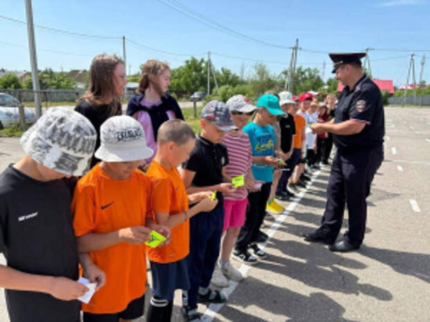 В Самарской области полицейские в рамках акций «Внимание - дети! Летние каникулы!» проводят познавательные мероприятия с подрастающим поколением