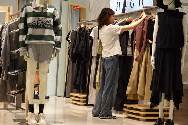 Врач Силин: сифилисом нельзя заразиться при примерке одежды с маркетплейсов