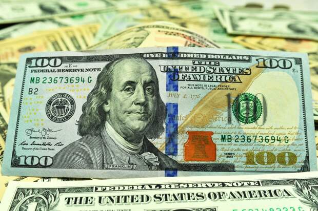 Доллар вырос после месячного обвала