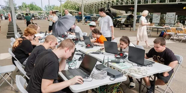 Дроны и танки на Поклонной горе