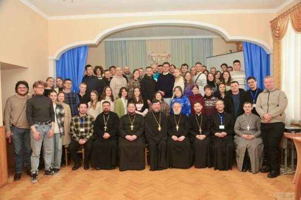 Встреча епископа Бобруйского и Быховского Серафима с участниками молодежного съезда Белорусской Православной Церкви.