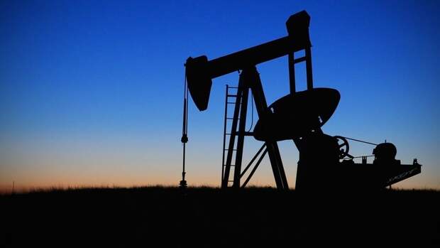 Добыча нефти может приносить в бюджет на 100 млрд долларов в год больше