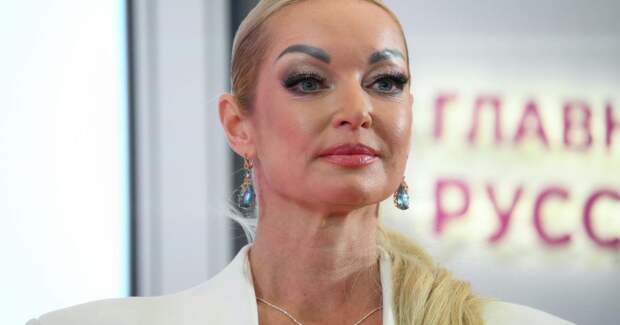 40 лет боли и приговор врачей: Как Анастасия Волочкова после операции на 30 000 евро вышла в свет «на своих ножках» и шокировала хирургов