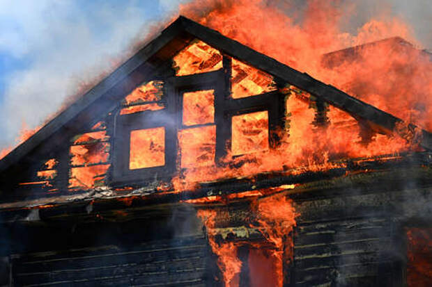 Губернатор Гусев: дом загорелся при атаке БПЛА в Воронежской области