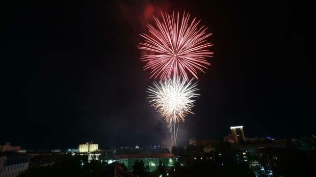 Фейерверк в Барнауле / Фото: amic.ru